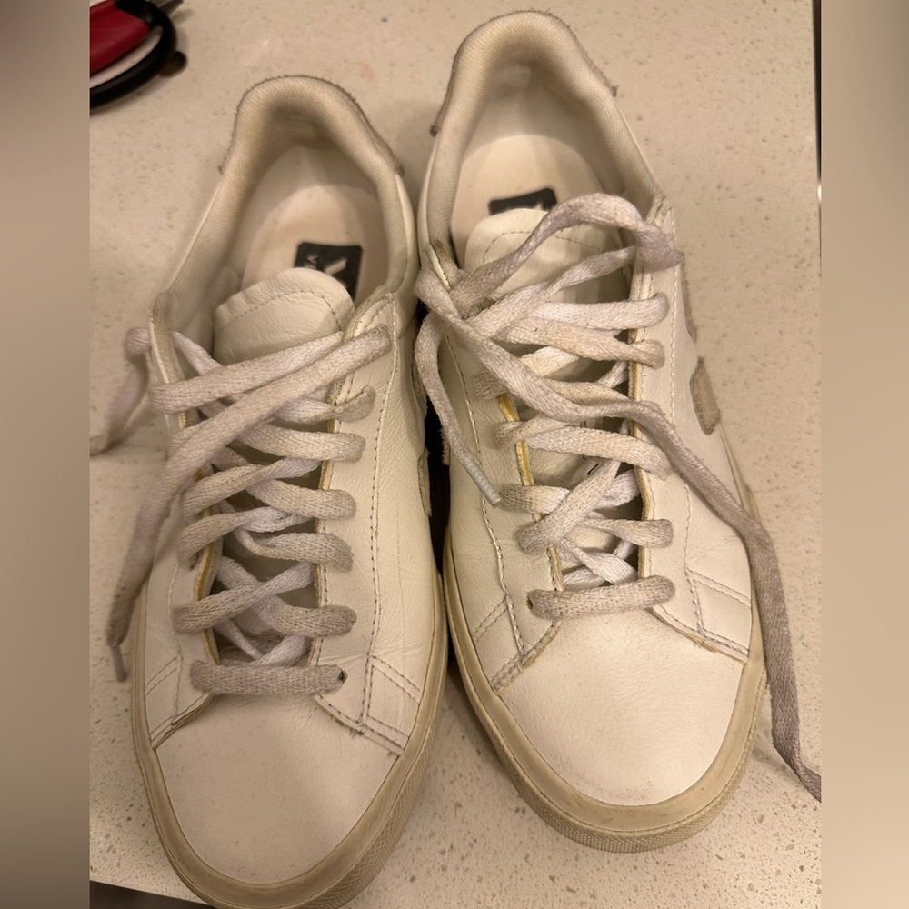 White vejas